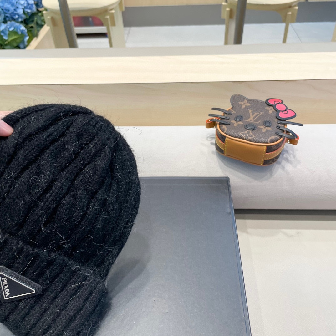  普拉达Prada秋冬韩版百搭兔毛针织帽保暖小头围麻花日系休闲纯色复古毛线帽潮