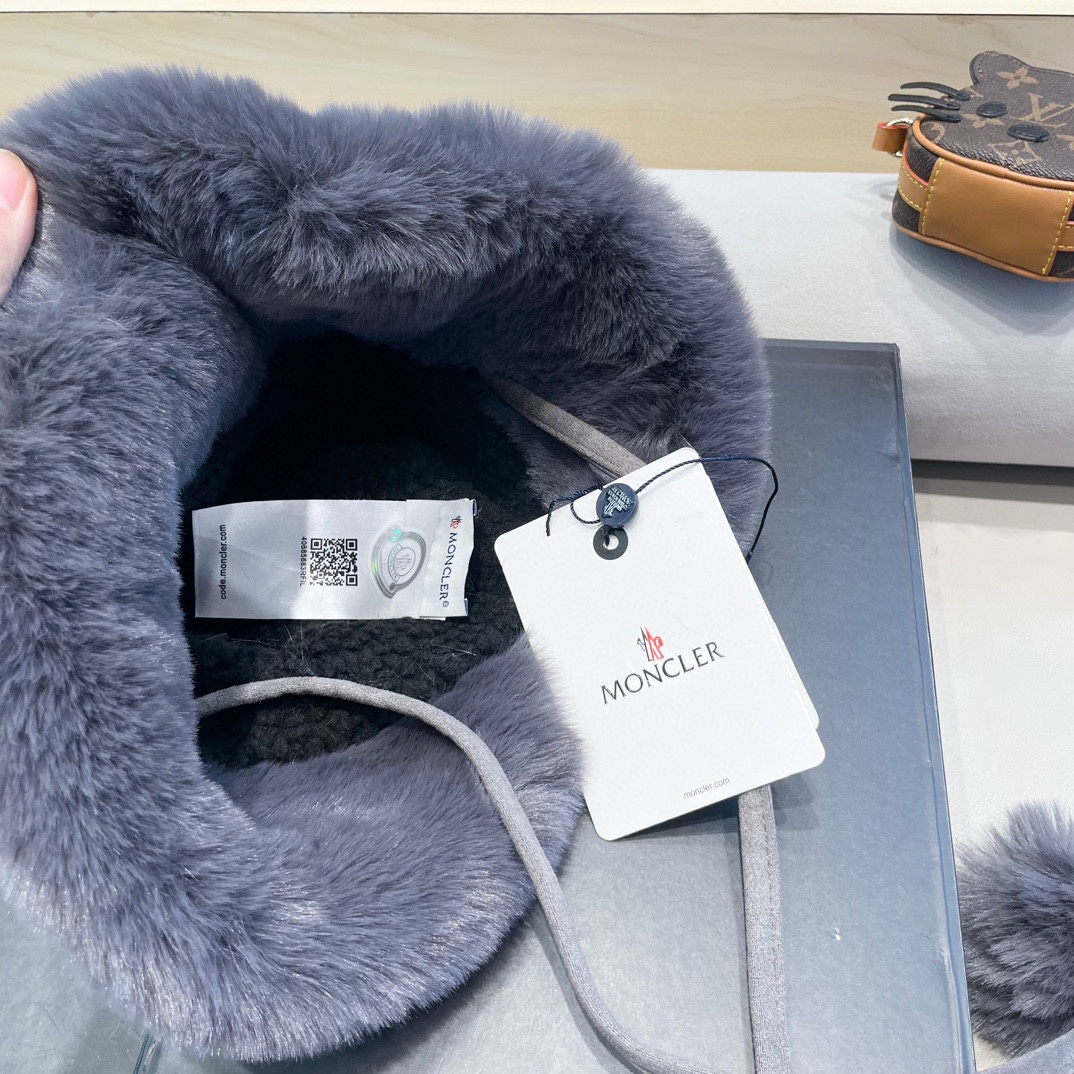  moncler潮牌蒙口凌誉麂皮绒球球渔夫帽加厚加绒保暖百搭滑雪护耳雷锋帽