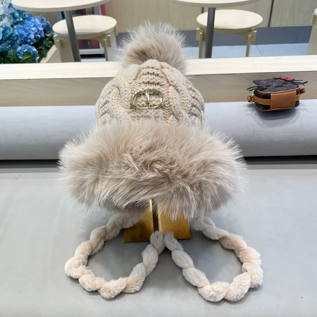  Dior迪奥毛茸加厚加绒保暖护耳针织帽子女秋冬显脸小毛线帽防寒骑车雷锋帽