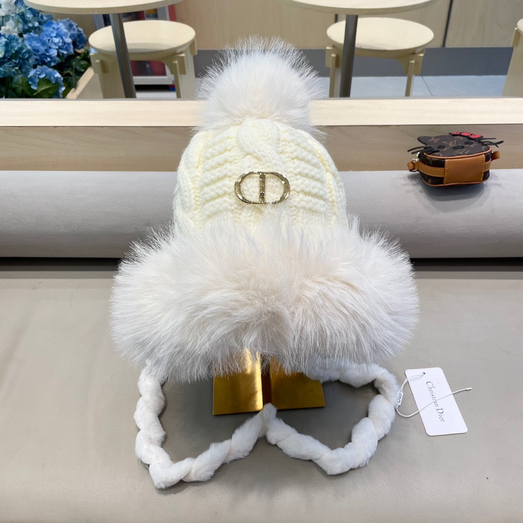  Dior迪奥毛茸加厚加绒保暖护耳针织帽子女秋冬显脸小毛线帽防寒骑车雷锋帽