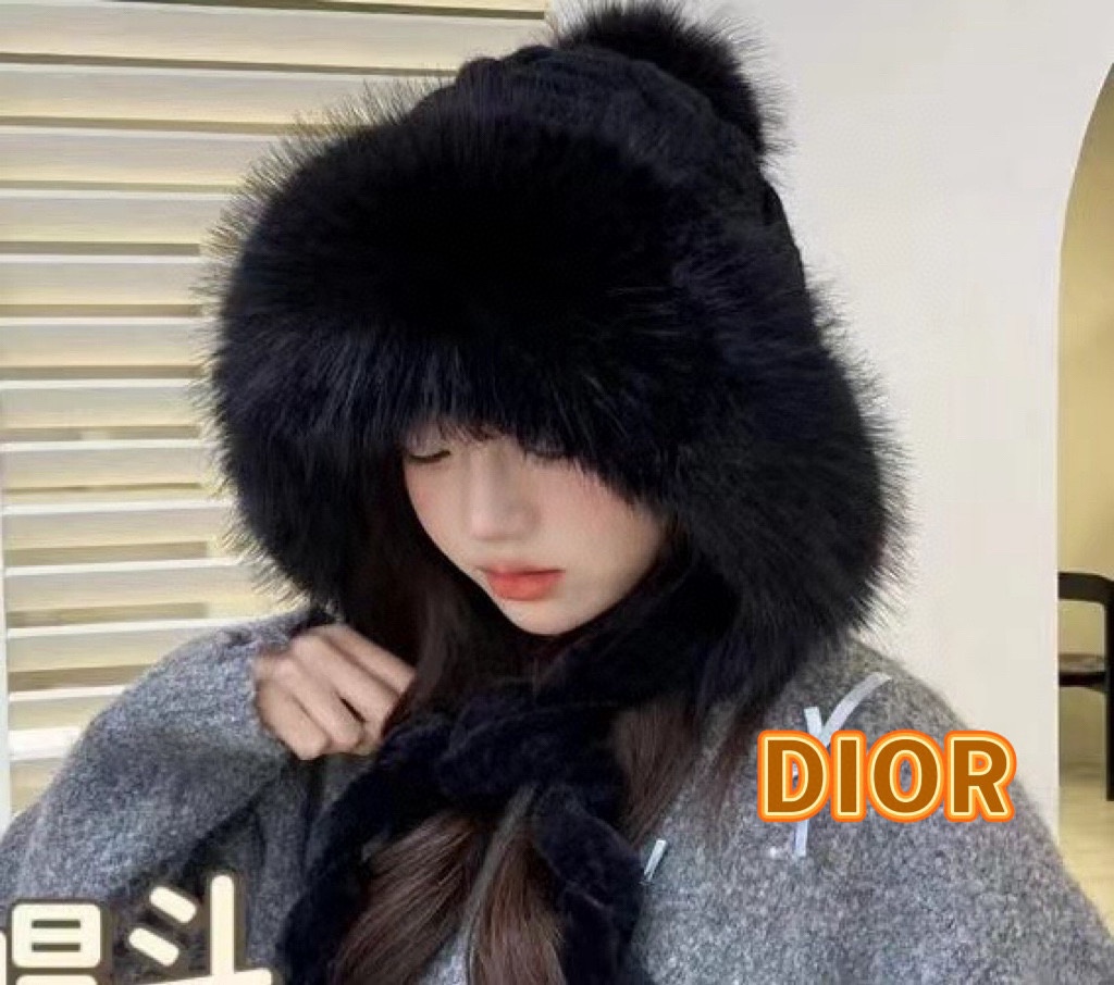  Dior迪奥毛茸加厚加绒保暖护耳针织帽子女秋冬显脸小毛线帽防寒骑车雷锋帽