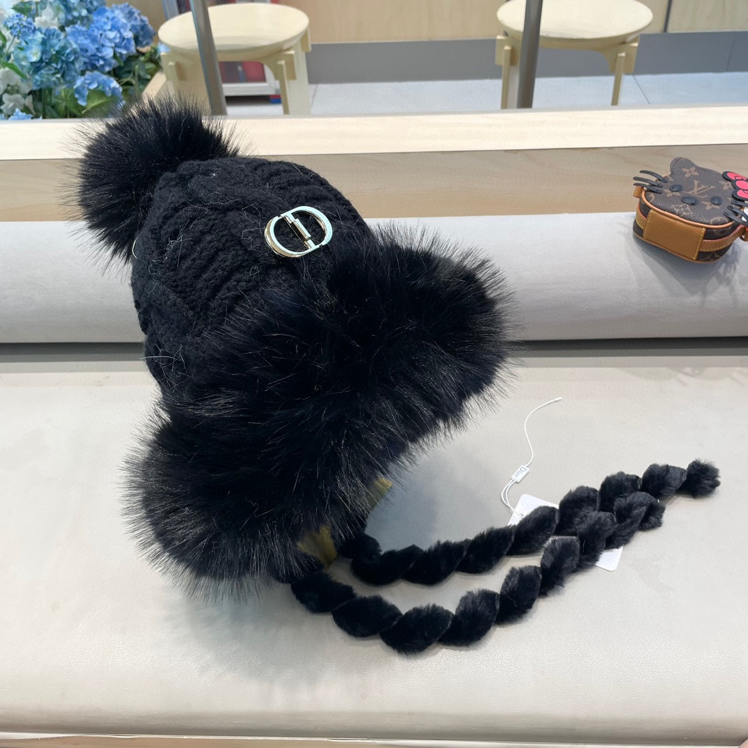  Dior迪奥毛茸加厚加绒保暖护耳针织帽子女秋冬显脸小毛线帽防寒骑车雷锋帽