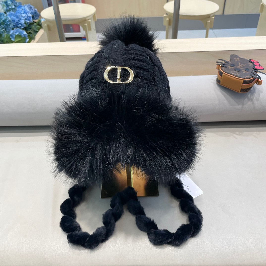  Dior迪奥毛茸加厚加绒保暖护耳针织帽子女秋冬显脸小毛线帽防寒骑车雷锋帽