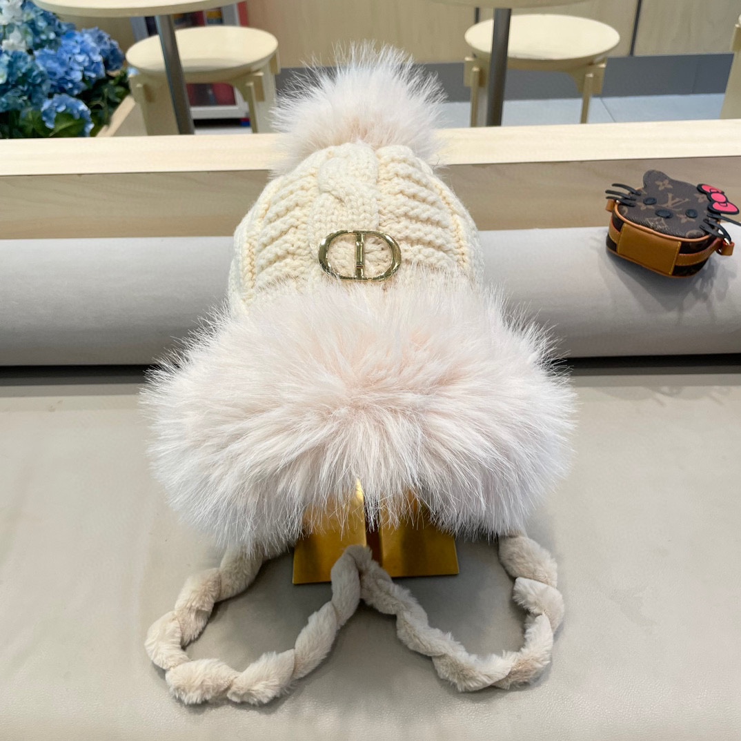  Dior迪奥毛茸加厚加绒保暖护耳针织帽子女秋冬显脸小毛线帽防寒骑车雷锋帽
