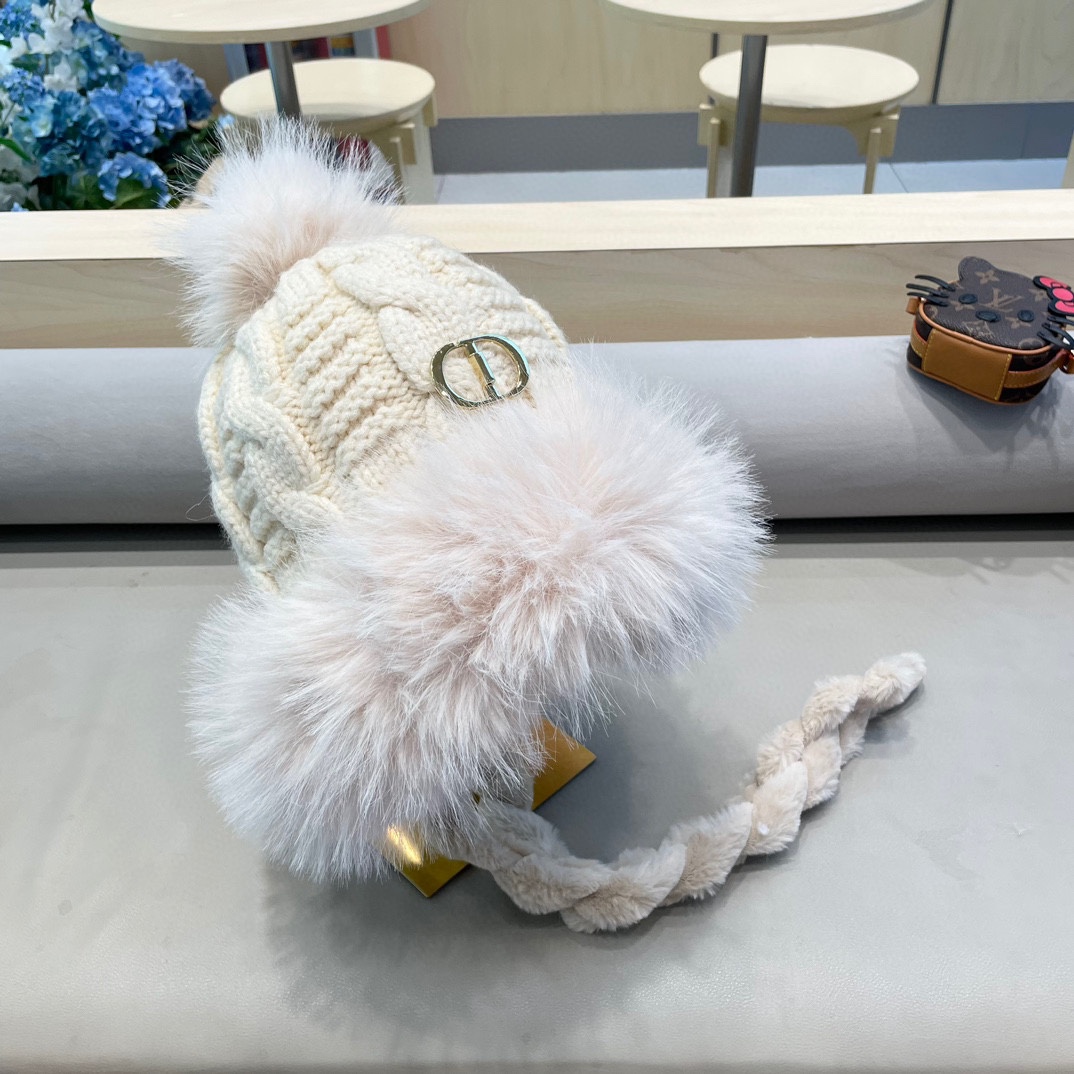  Dior迪奥毛茸加厚加绒保暖护耳针织帽子女秋冬显脸小毛线帽防寒骑车雷锋帽