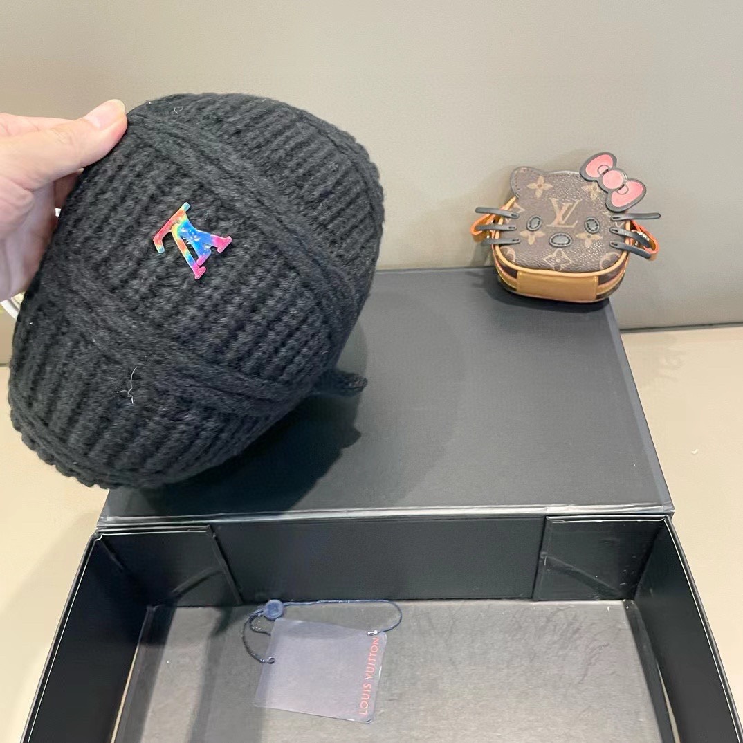  LV路易威登针织贝雷帽，帽型超百搭，头围57cm左右