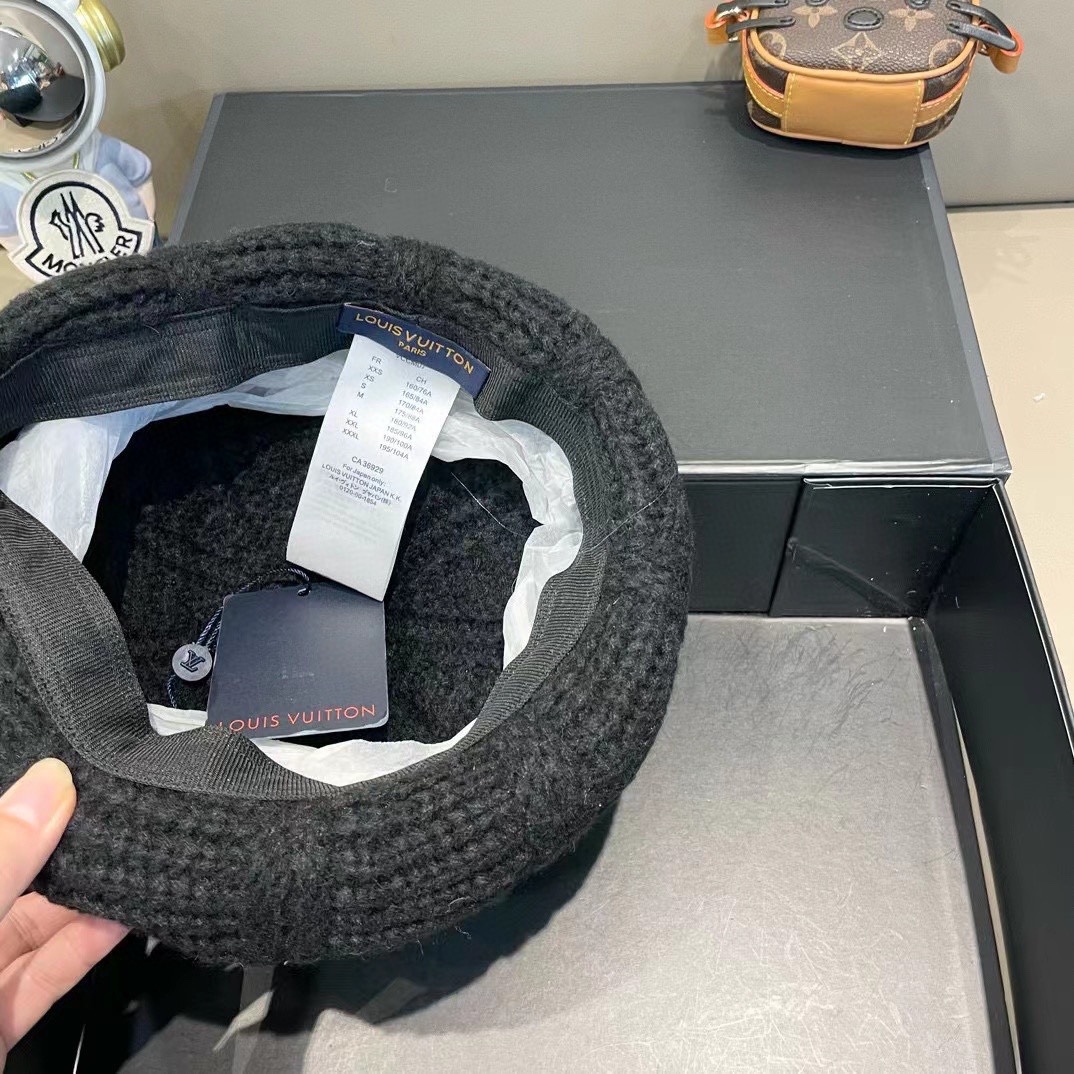  LV路易威登针织贝雷帽，帽型超百搭，头围57cm左右