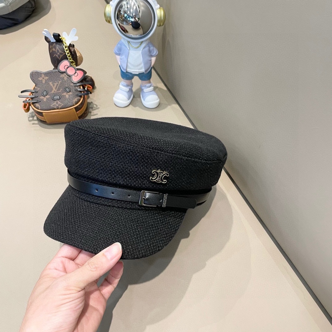  CELINE塞琳。早秋装饰军帽
高档定制磨毛棉布，爆款军帽，帽型超正！
头围58cm