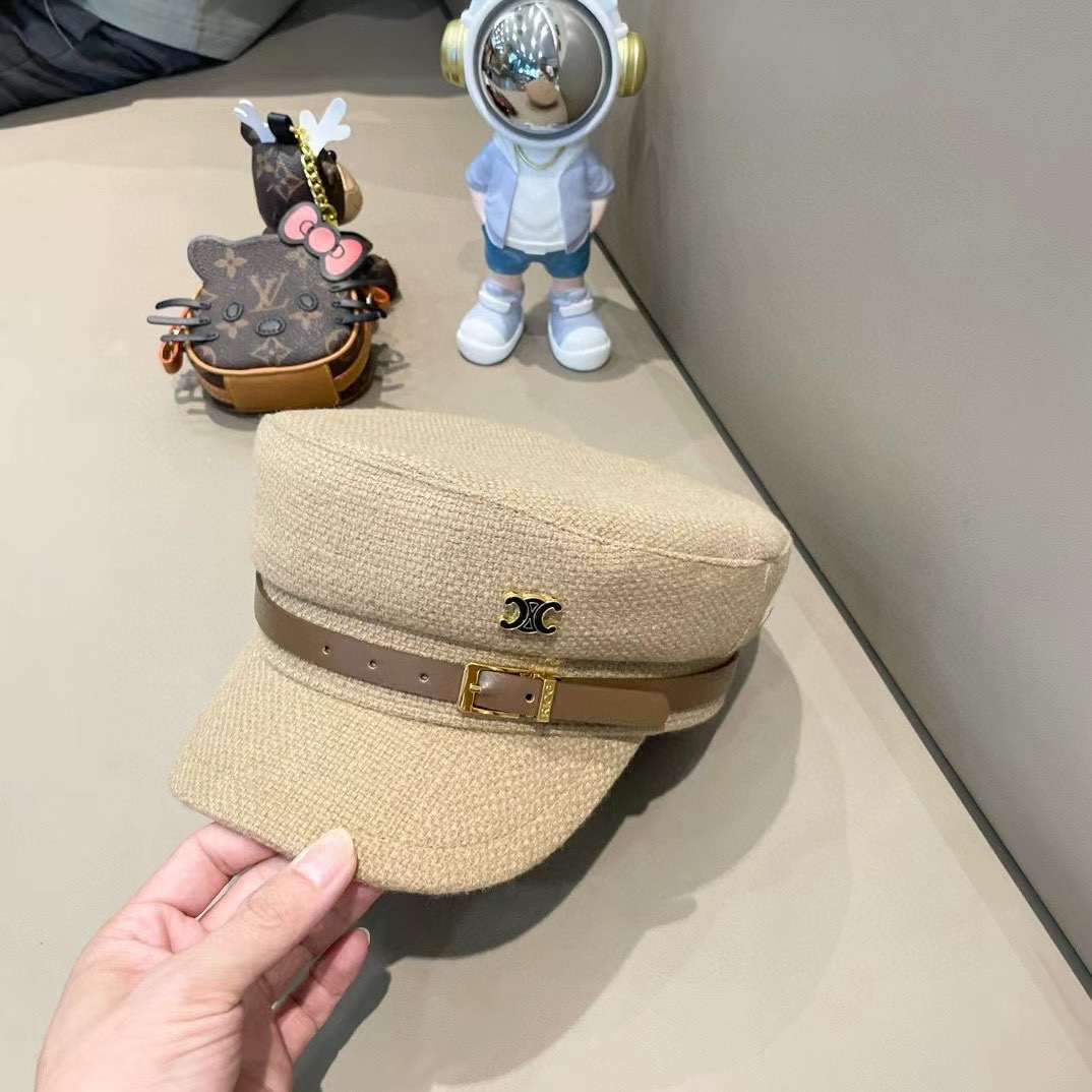  CELINE塞琳。早秋装饰军帽
高档定制磨毛棉布，爆款军帽，帽型超正！
头围58cm