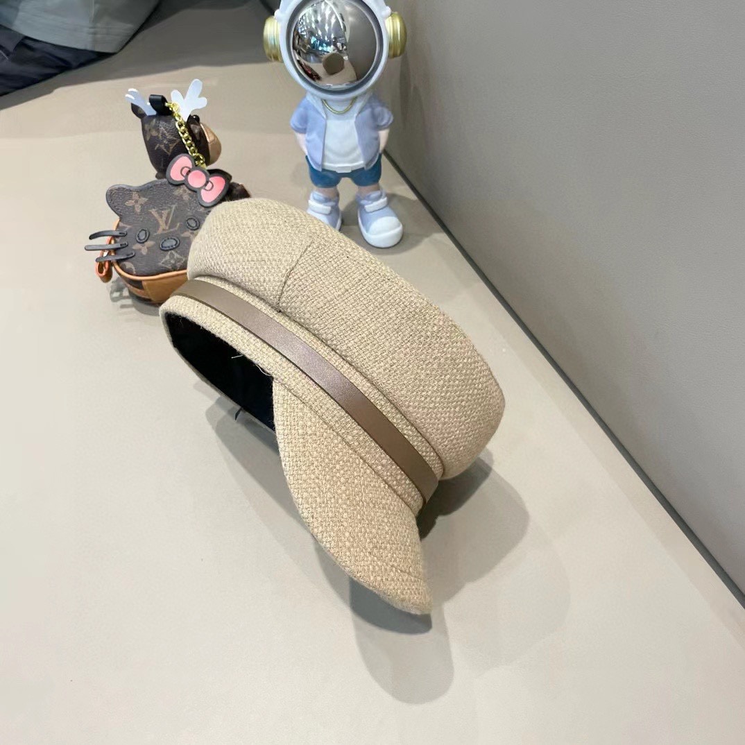  CELINE塞琳。早秋装饰军帽
高档定制磨毛棉布，爆款军帽，帽型超正！
头围58cm