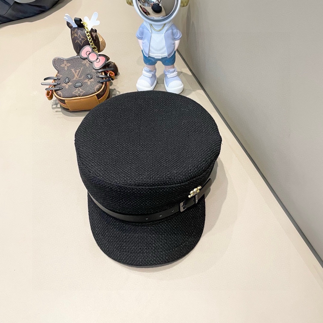  CELINE塞琳。早秋装饰军帽
高档定制磨毛棉布，爆款军帽，帽型超正！
头围58cm