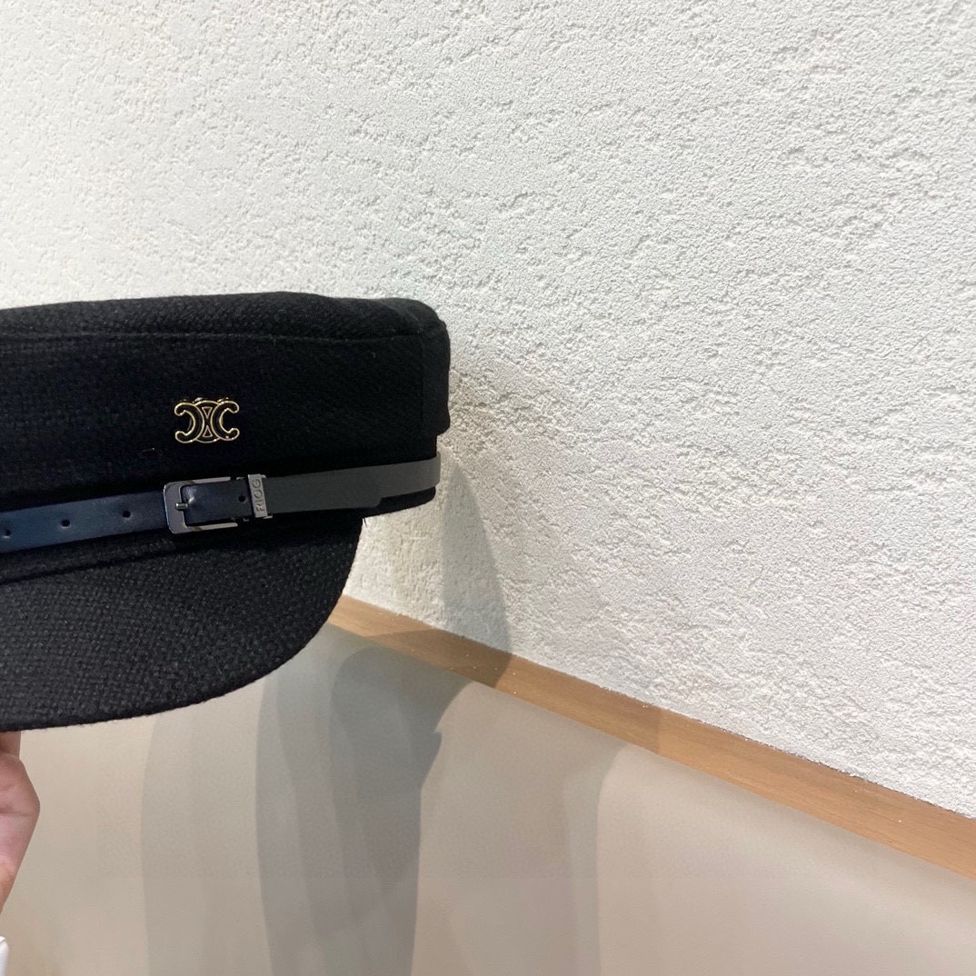  CELINE塞琳。早秋装饰军帽
高档定制磨毛棉布，爆款军帽，帽型超正！
头围58cm