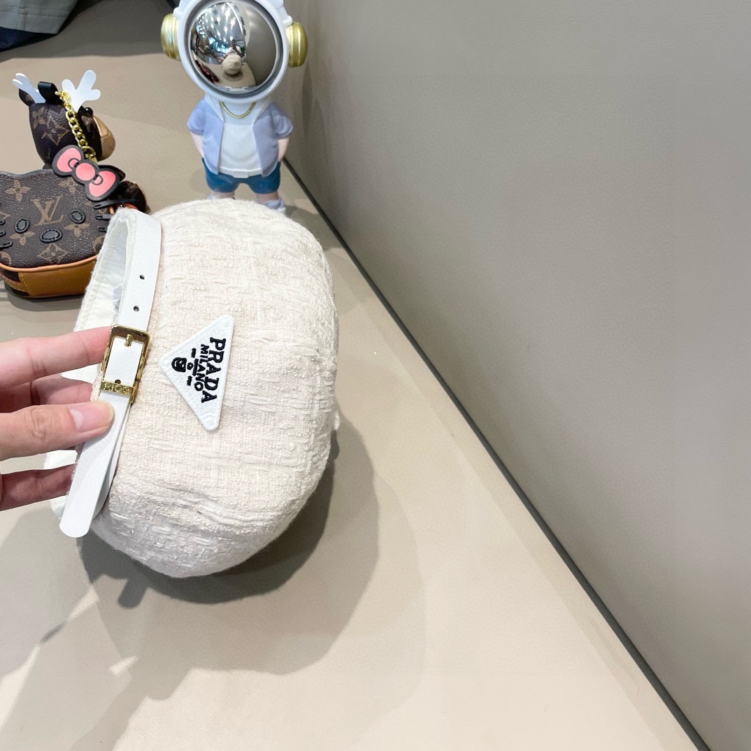  PRADA普拉达贝雷帽女秋冬圆脸显脸小蓓蕾帽网红潮日系复古休闲百搭画家帽