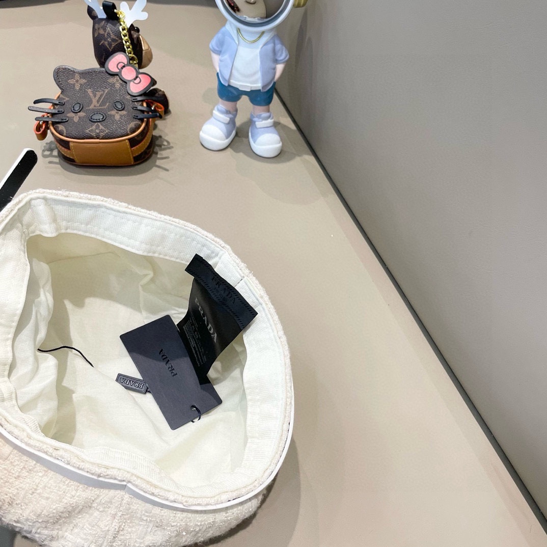  PRADA普拉达贝雷帽女秋冬圆脸显脸小蓓蕾帽网红潮日系复古休闲百搭画家帽