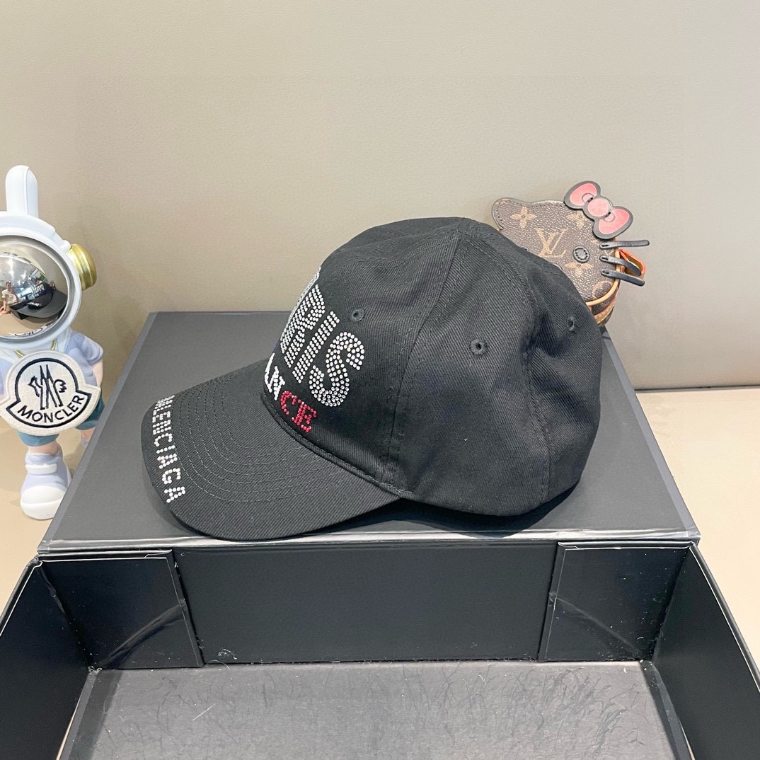   BALENCIAGA巴黎世家🆕春款新款个性棒球帽，高品质透气性巨佳，四季佩戴款
高颜值时尚单品！
男