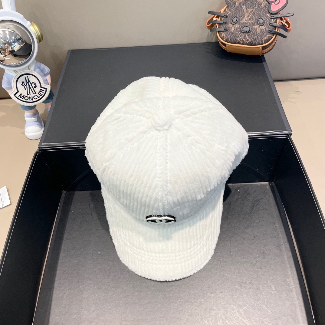  【CHANEL香奈儿】新款秋冬小香风款棒球帽🧢，毛绒绒的非常舒服 大牌款超好搭配，闭眼入的一款