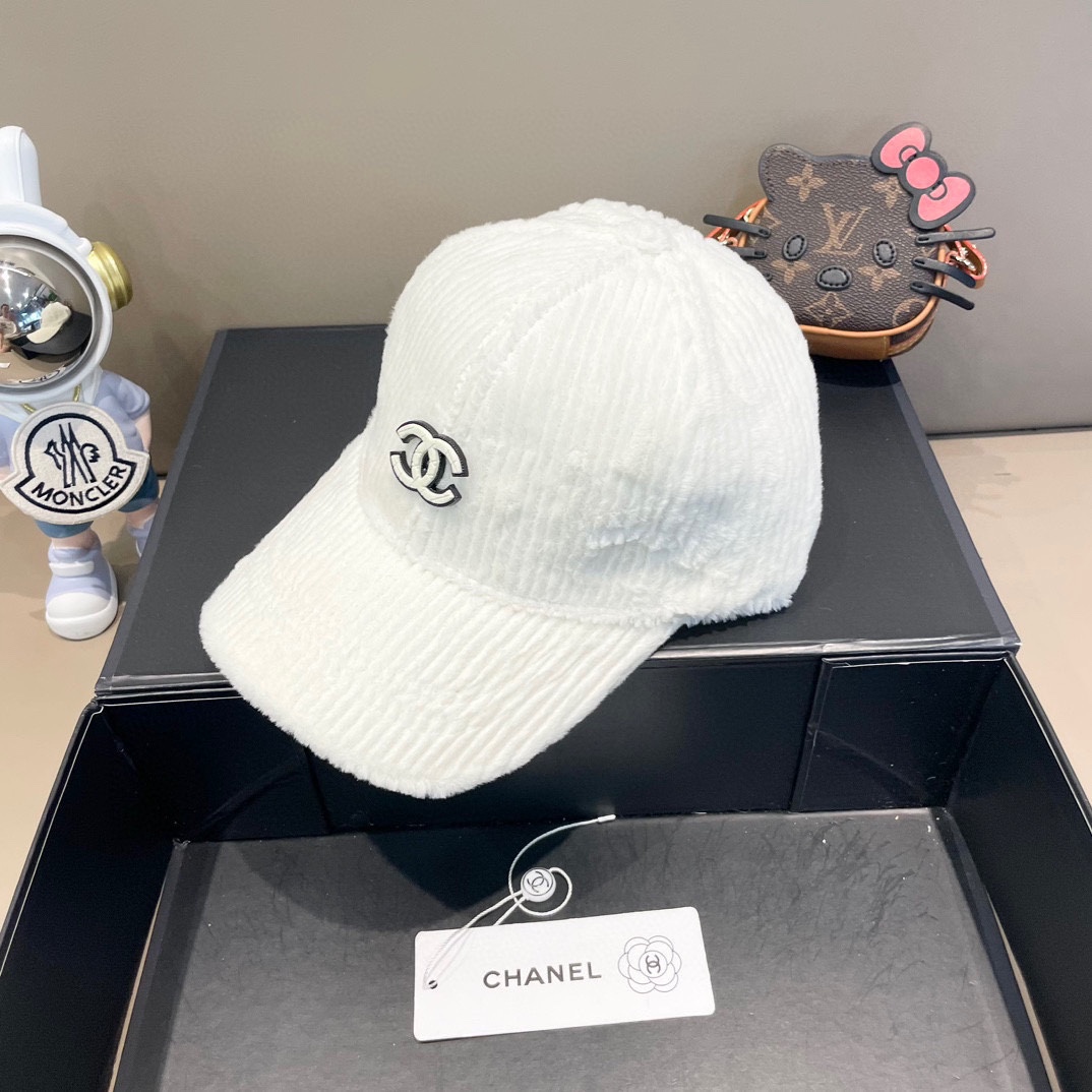  【CHANEL香奈儿】新款秋冬小香风款棒球帽🧢，毛绒绒的非常舒服 大牌款超好搭配，闭眼入的一款