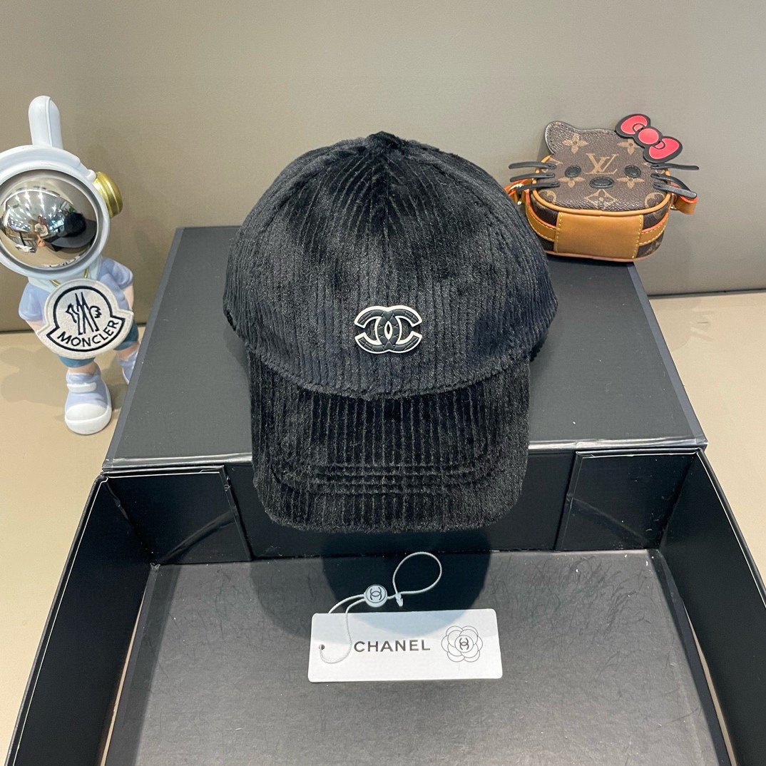  【CHANEL香奈儿】新款秋冬小香风款棒球帽🧢，毛绒绒的非常舒服 大牌款超好搭配，闭眼入的一款