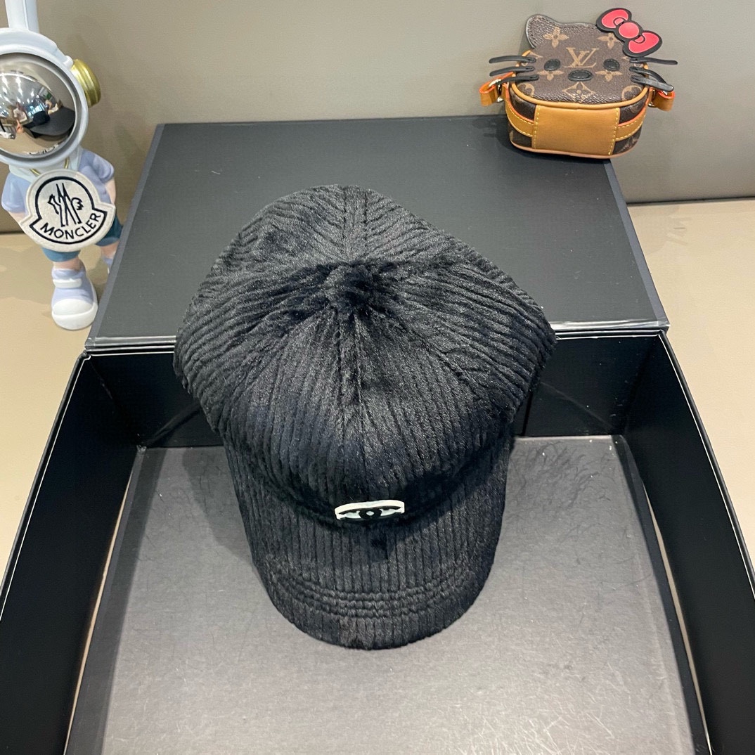  【CHANEL香奈儿】新款秋冬小香风款棒球帽🧢，毛绒绒的非常舒服 大牌款超好搭配，闭眼入的一款