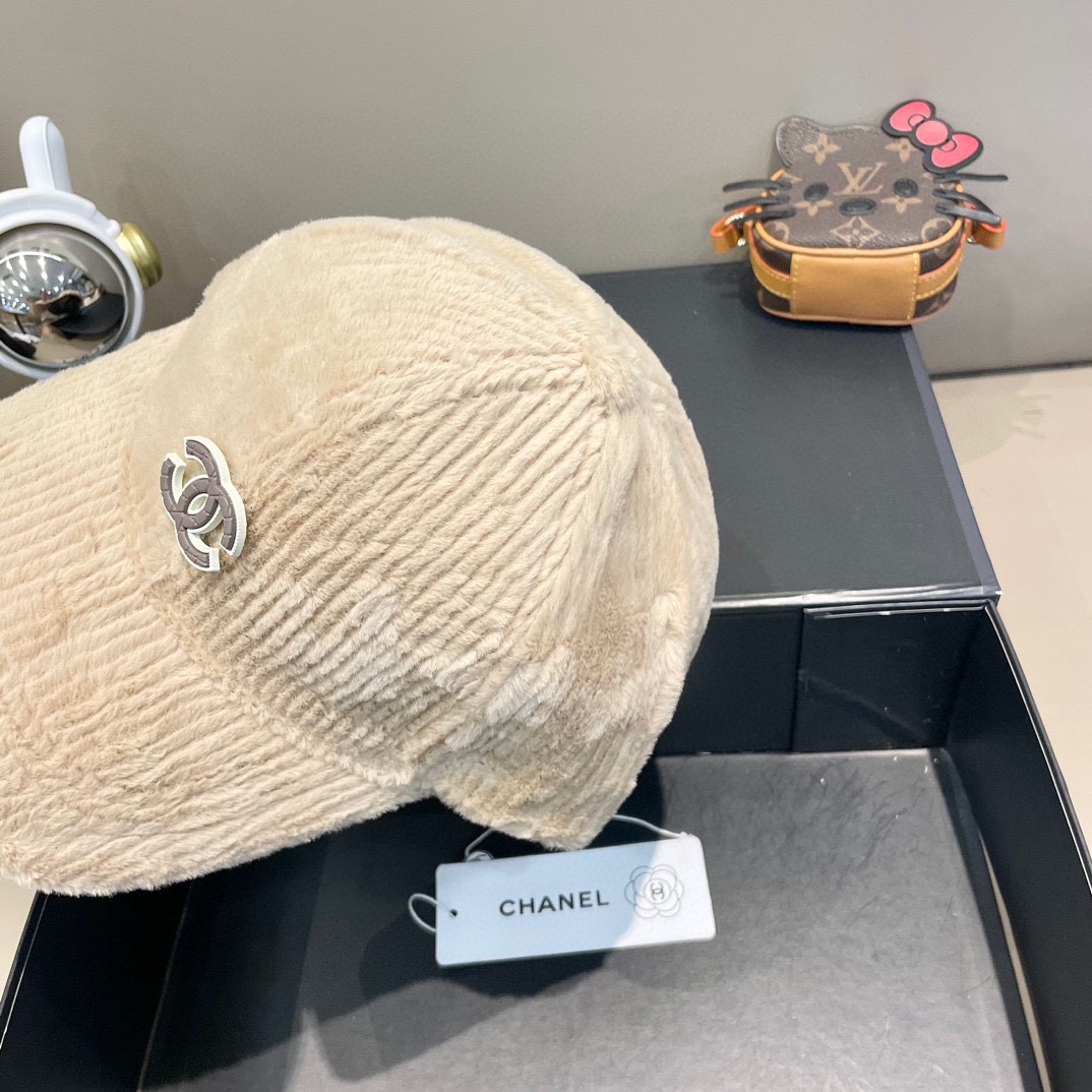  【CHANEL香奈儿】新款秋冬小香风款棒球帽🧢，毛绒绒的非常舒服 大牌款超好搭配，闭眼入的一款