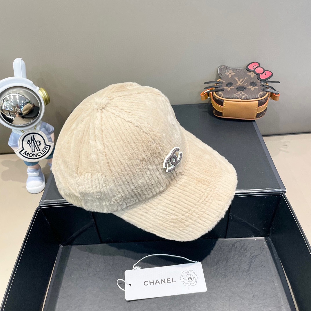  【CHANEL香奈儿】新款秋冬小香风款棒球帽🧢，毛绒绒的非常舒服 大牌款超好搭配，闭眼入的一款