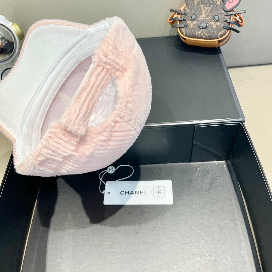  【CHANEL香奈儿】新款秋冬小香风款棒球帽🧢，毛绒绒的非常舒服 大牌款超好搭配，闭眼入的一款