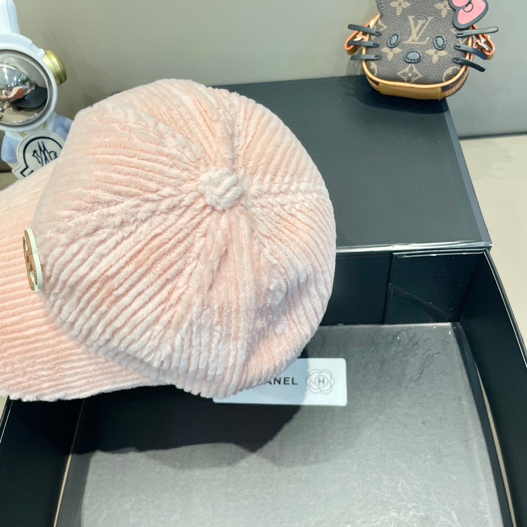  【CHANEL香奈儿】新款秋冬小香风款棒球帽🧢，毛绒绒的非常舒服 大牌款超好搭配，闭眼入的一款