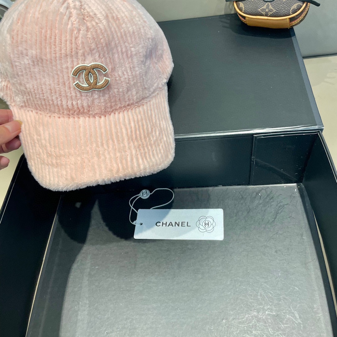  【CHANEL香奈儿】新款秋冬小香风款棒球帽🧢，毛绒绒的非常舒服 大牌款超好搭配，闭眼入的一款