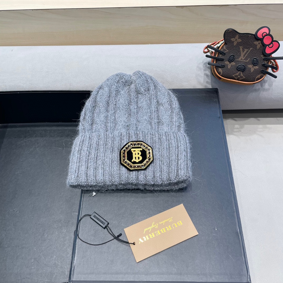   巴宝莉Burberry2024新款针织麻花毛线帽女秋冬季护耳防寒保暖帽子字母贴布冷帽潮