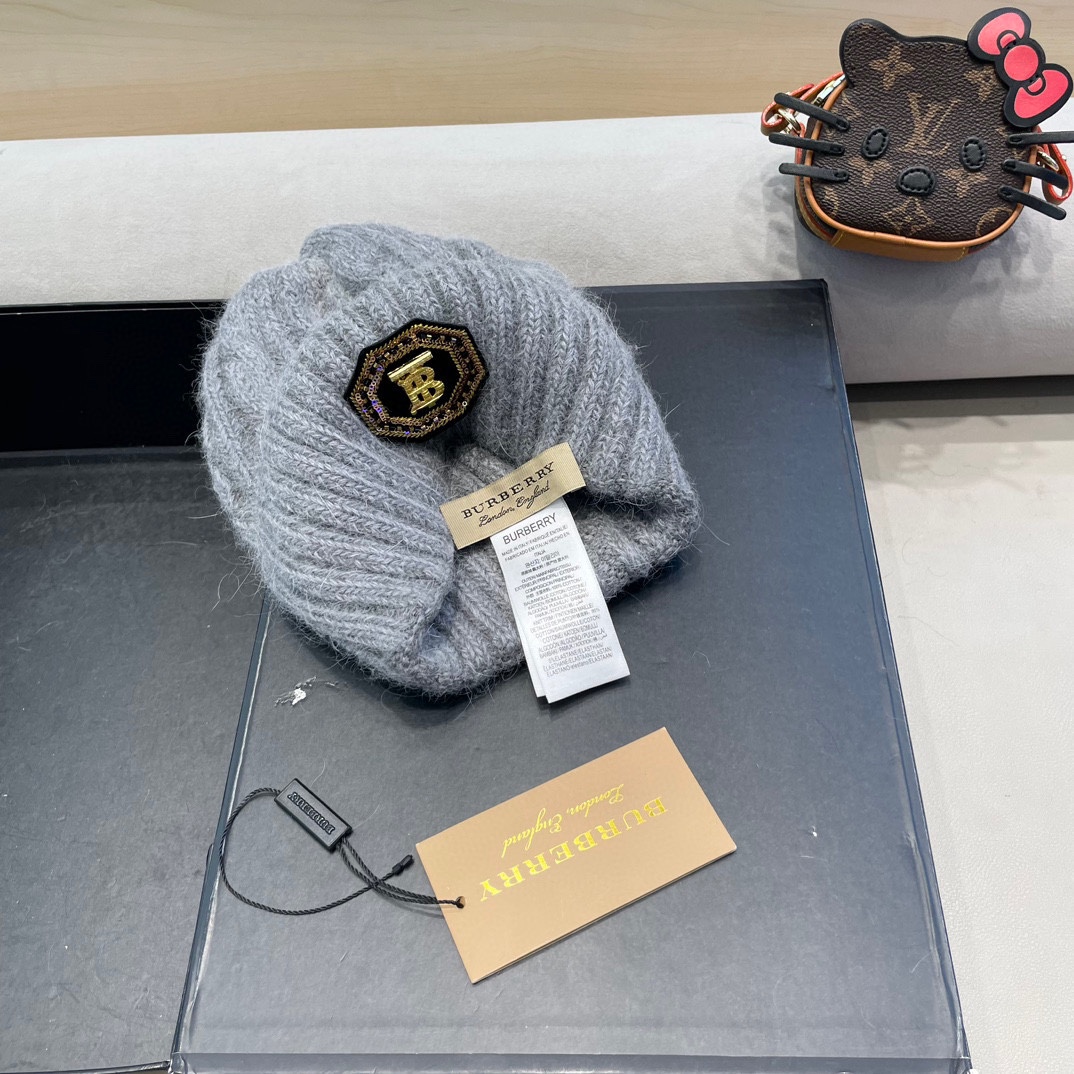   巴宝莉Burberry2024新款针织麻花毛线帽女秋冬季护耳防寒保暖帽子字母贴布冷帽潮