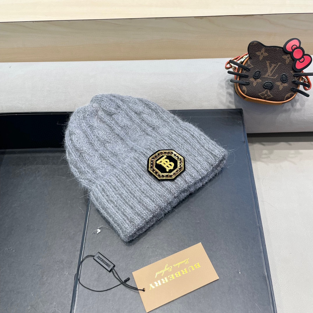   巴宝莉Burberry2024新款针织麻花毛线帽女秋冬季护耳防寒保暖帽子字母贴布冷帽潮