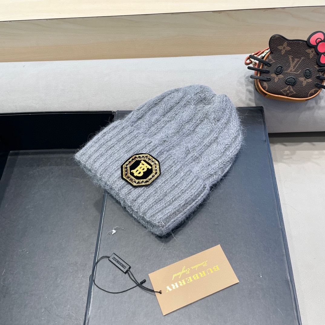   巴宝莉Burberry2024新款针织麻花毛线帽女秋冬季护耳防寒保暖帽子字母贴布冷帽潮