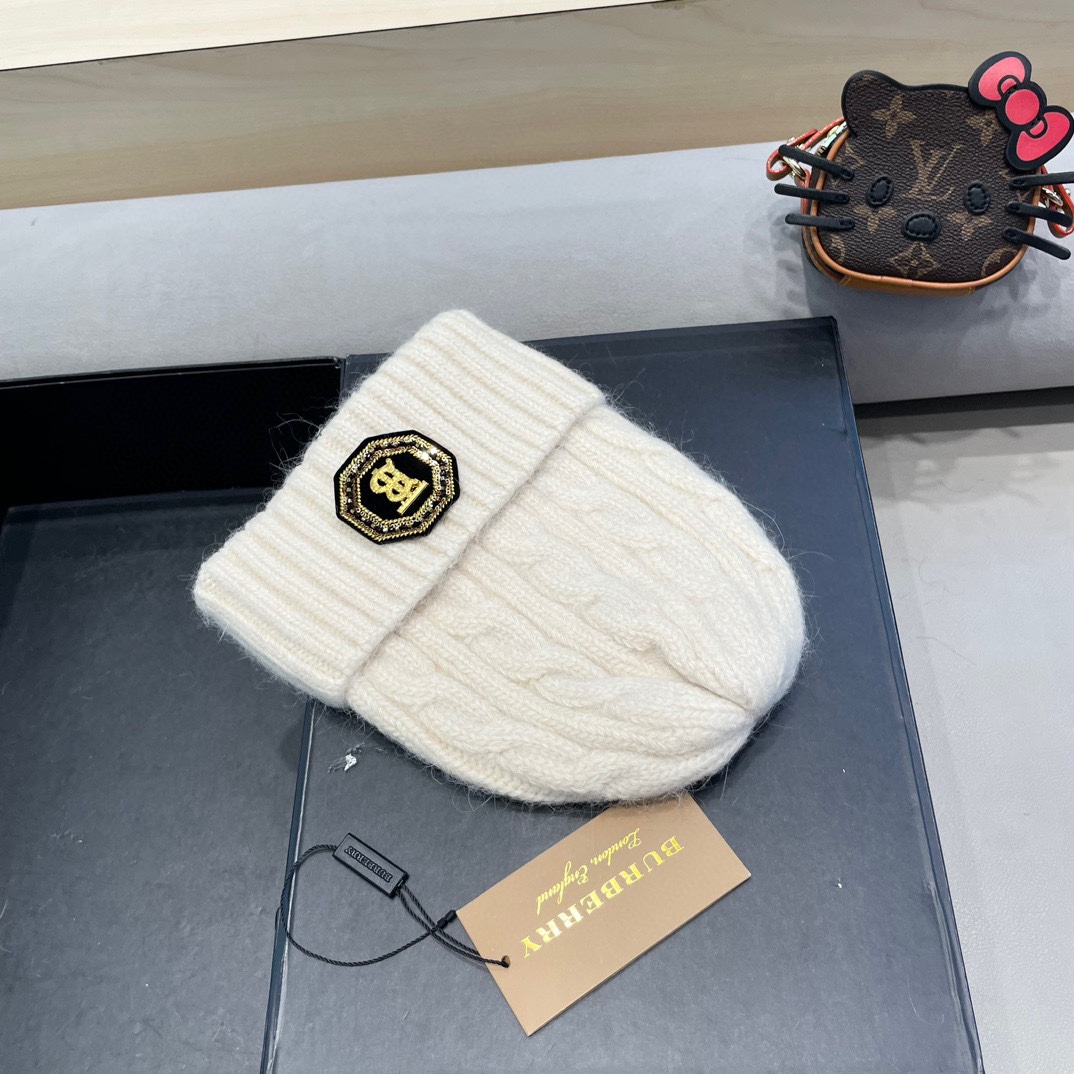   巴宝莉Burberry2024新款针织麻花毛线帽女秋冬季护耳防寒保暖帽子字母贴布冷帽潮