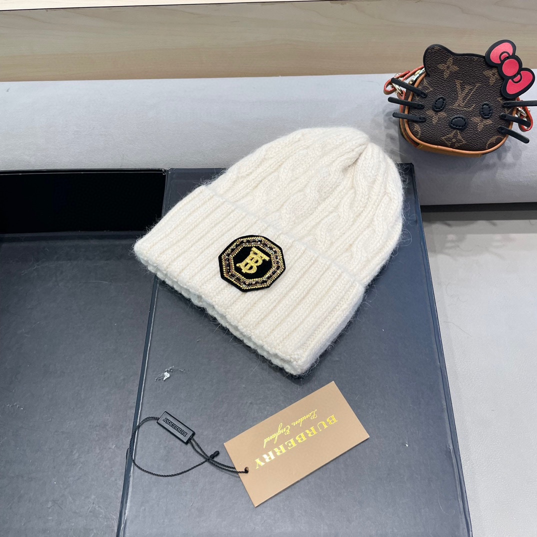   巴宝莉Burberry2024新款针织麻花毛线帽女秋冬季护耳防寒保暖帽子字母贴布冷帽潮