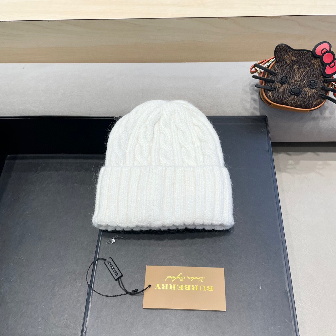   巴宝莉Burberry2024新款针织麻花毛线帽女秋冬季护耳防寒保暖帽子字母贴布冷帽潮