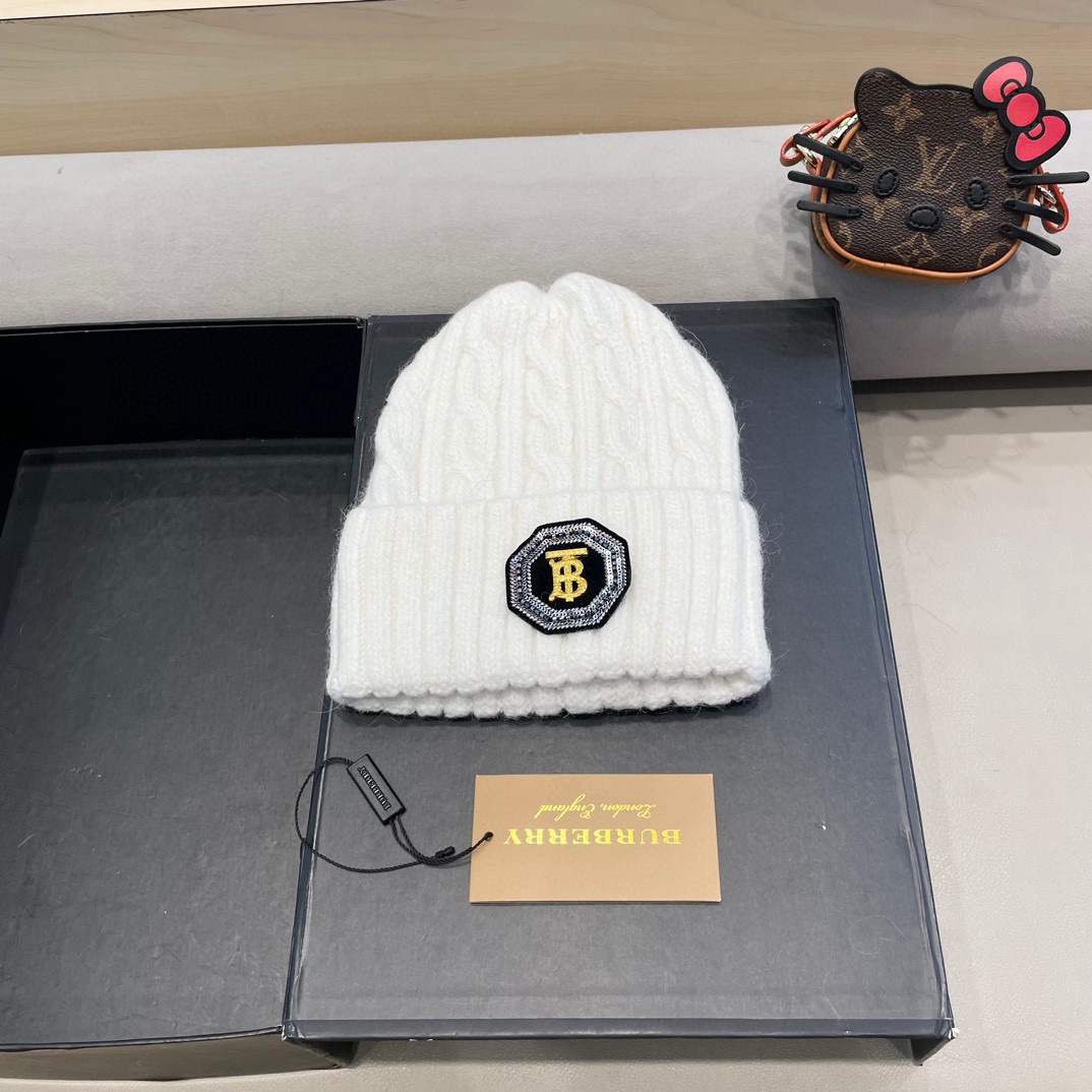   巴宝莉Burberry2024新款针织麻花毛线帽女秋冬季护耳防寒保暖帽子字母贴布冷帽潮