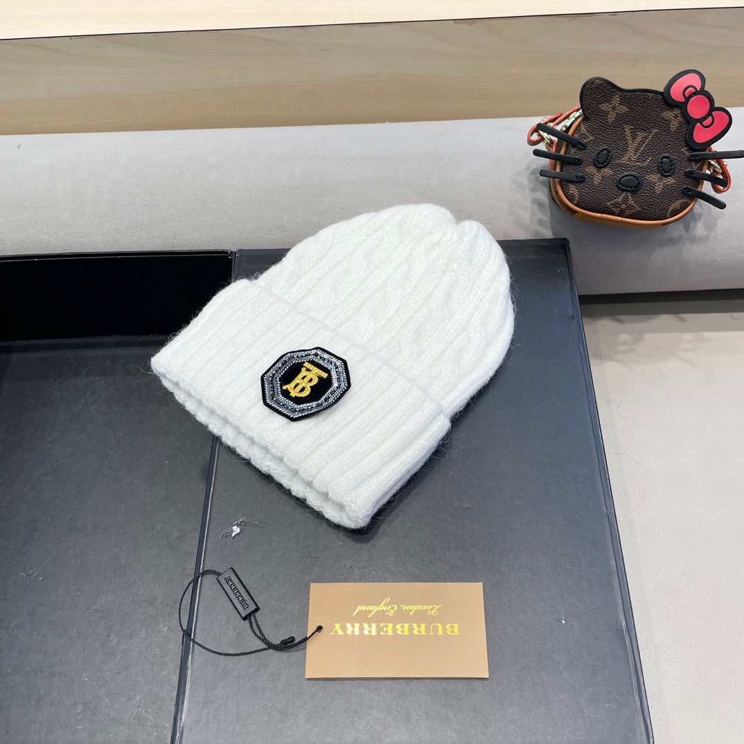   巴宝莉Burberry2024新款针织麻花毛线帽女秋冬季护耳防寒保暖帽子字母贴布冷帽潮