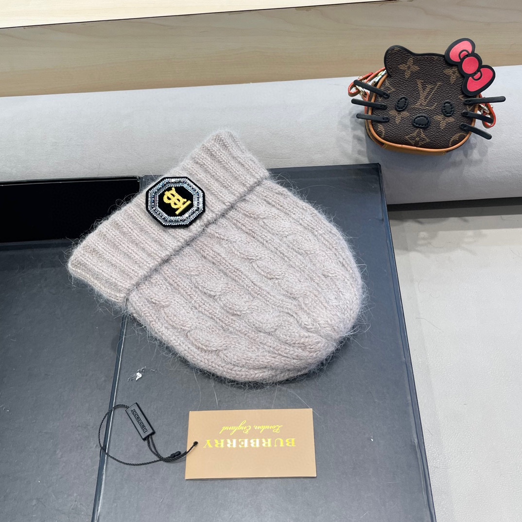   巴宝莉Burberry2024新款针织麻花毛线帽女秋冬季护耳防寒保暖帽子字母贴布冷帽潮