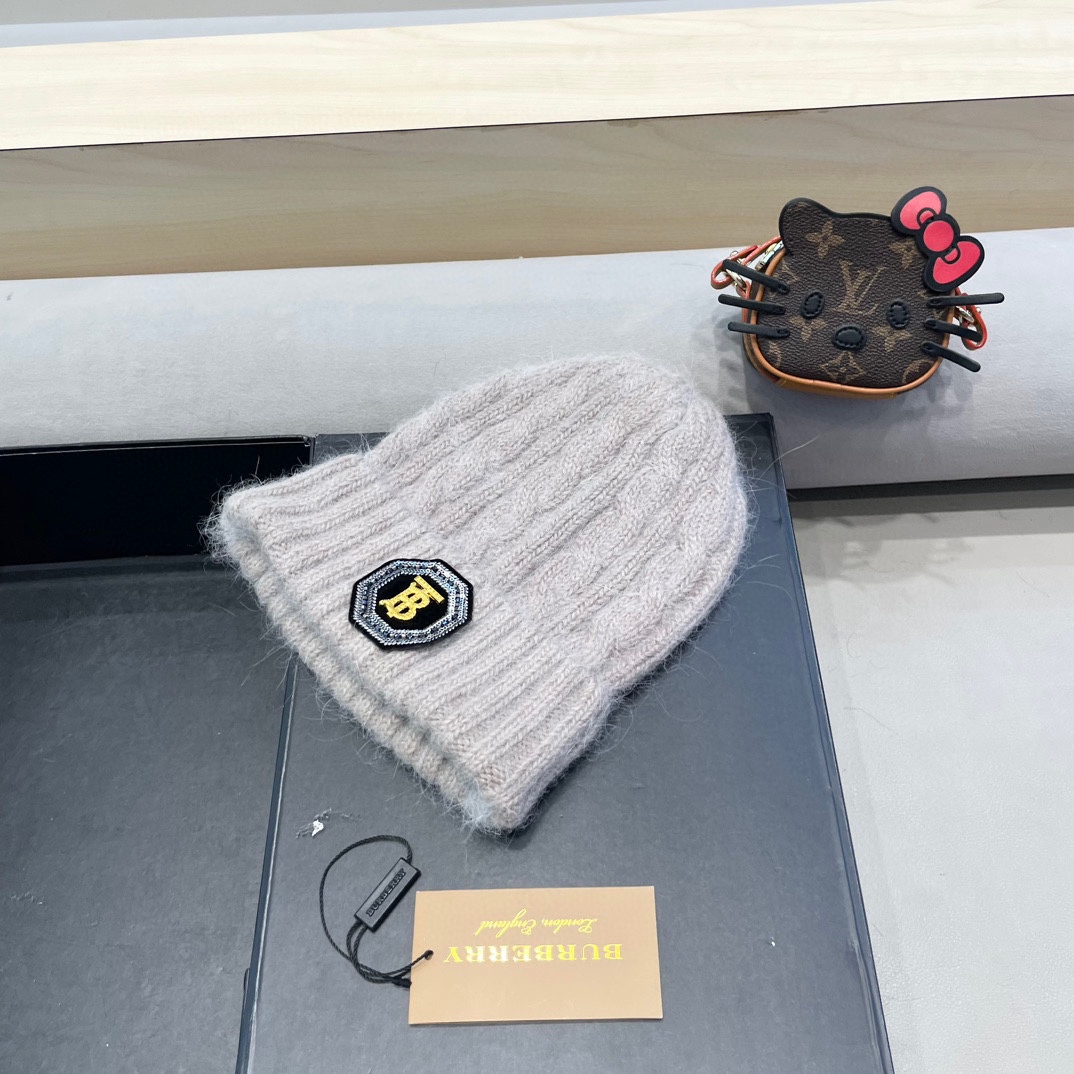   巴宝莉Burberry2024新款针织麻花毛线帽女秋冬季护耳防寒保暖帽子字母贴布冷帽潮