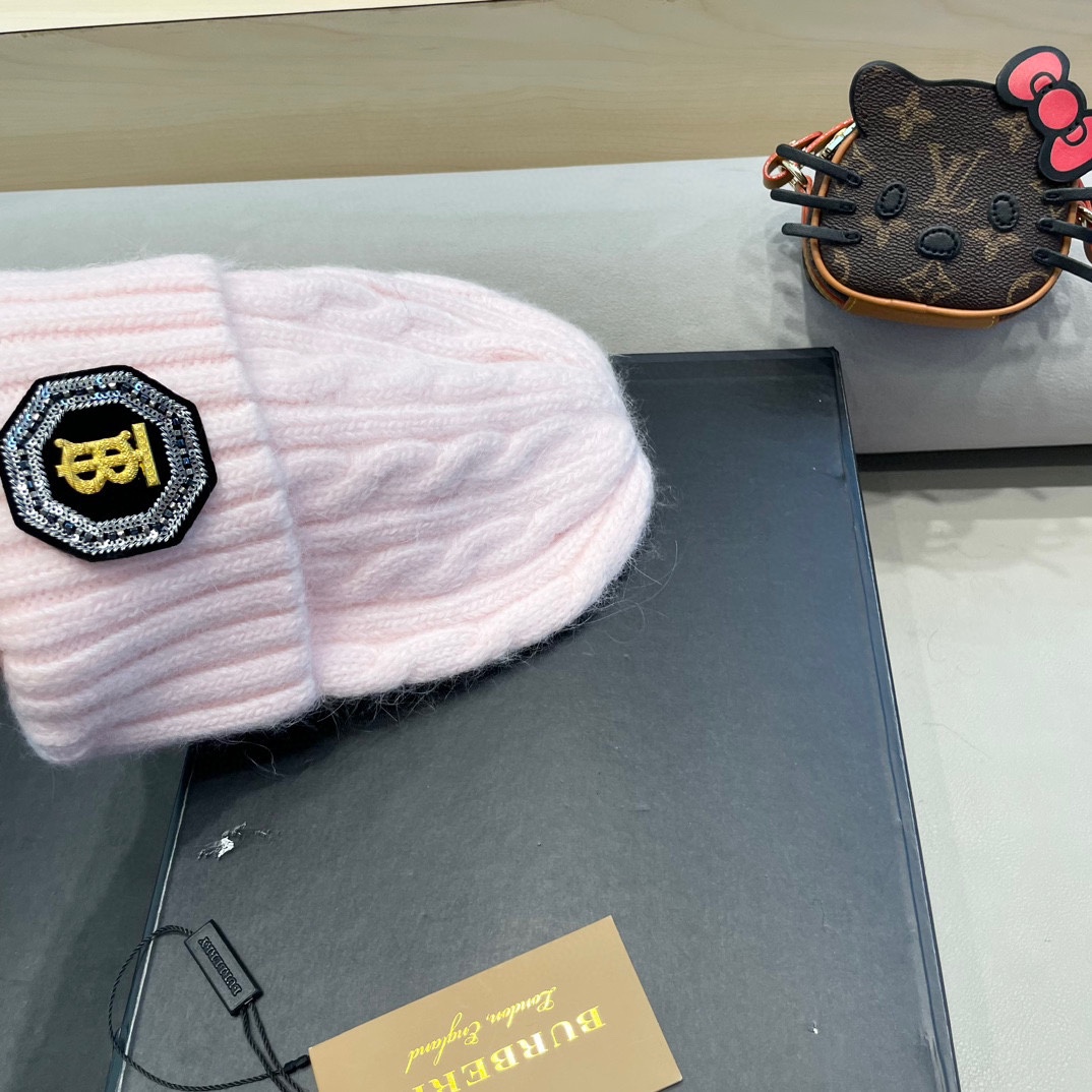   巴宝莉Burberry2024新款针织麻花毛线帽女秋冬季护耳防寒保暖帽子字母贴布冷帽潮