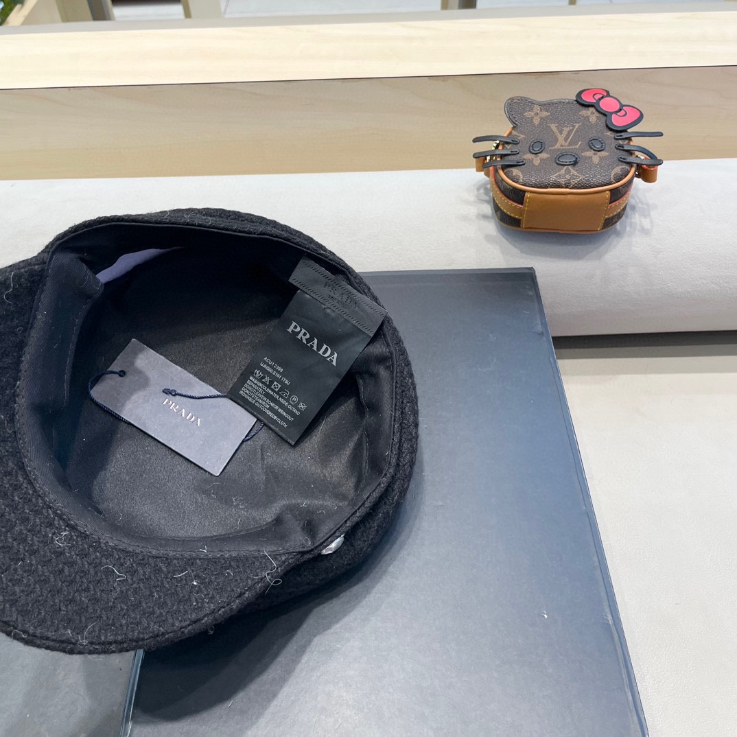  普拉达Prada秋冬天名媛风日系休闲韩版贝雷帽百搭女士英伦欧美黑色平顶帽潮流