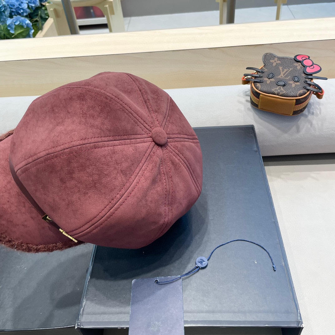  lv路易威登2024年冬季新款韩版简约百搭小皮扣八角帽子女加厚加绒保暖画家帽