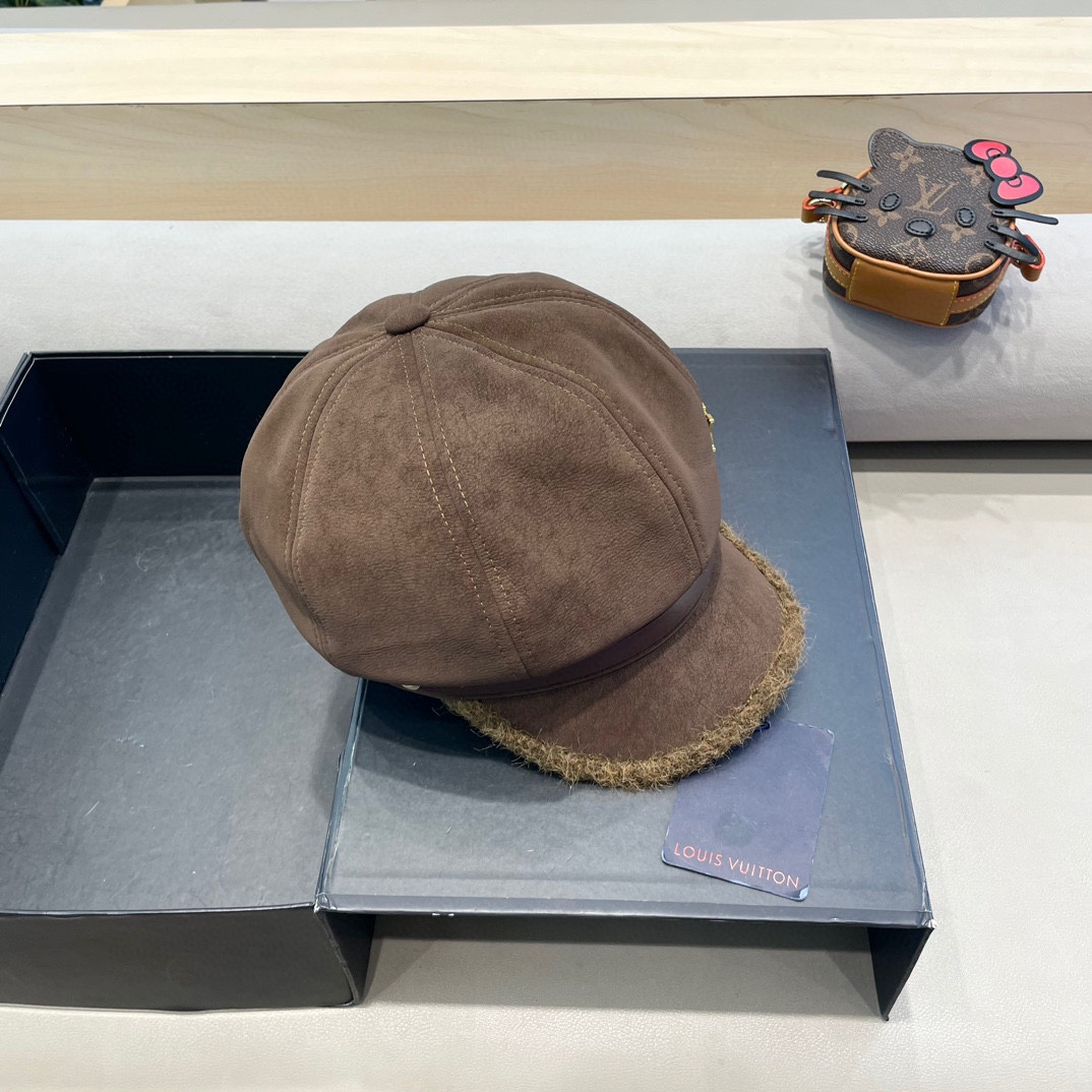  lv路易威登2024年冬季新款韩版简约百搭小皮扣八角帽子女加厚加绒保暖画家帽