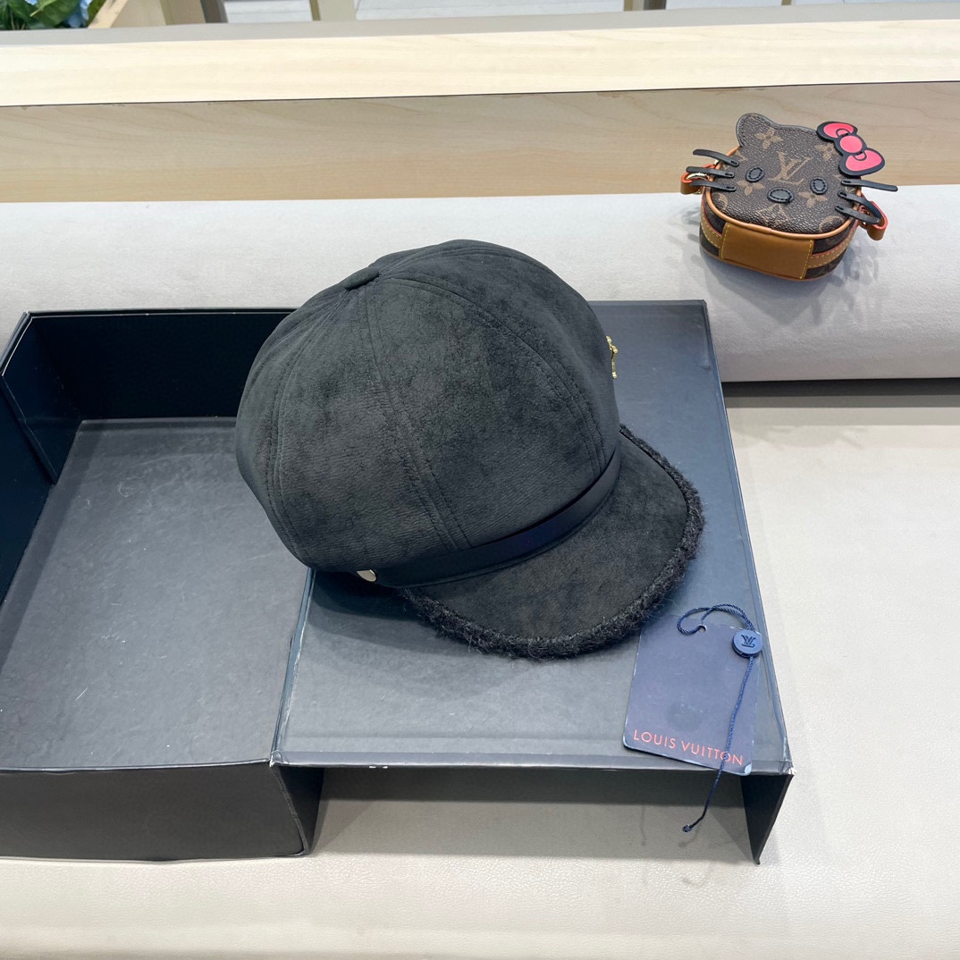  lv路易威登2024年冬季新款韩版简约百搭小皮扣八角帽子女加厚加绒保暖画家帽