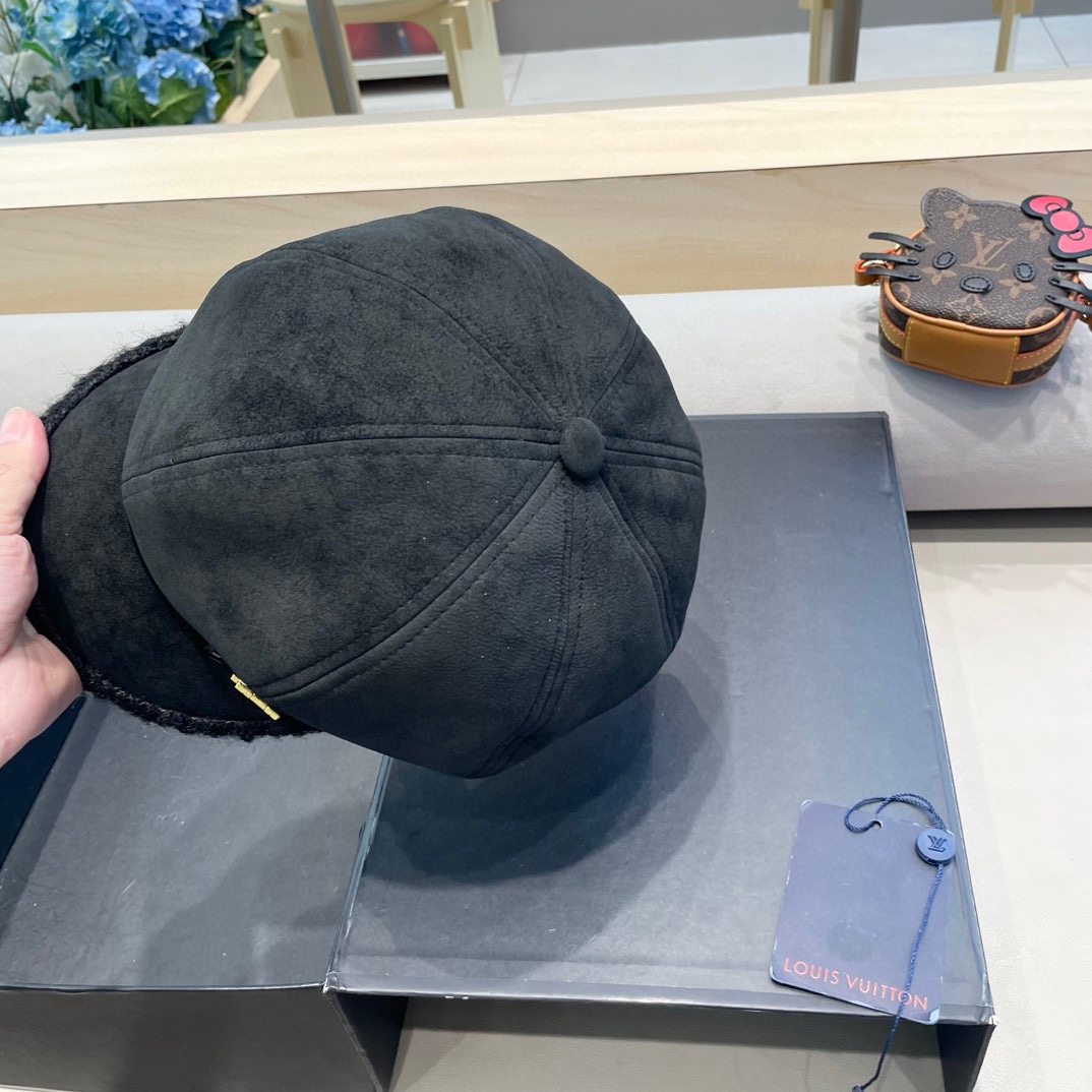  lv路易威登2024年冬季新款韩版简约百搭小皮扣八角帽子女加厚加绒保暖画家帽