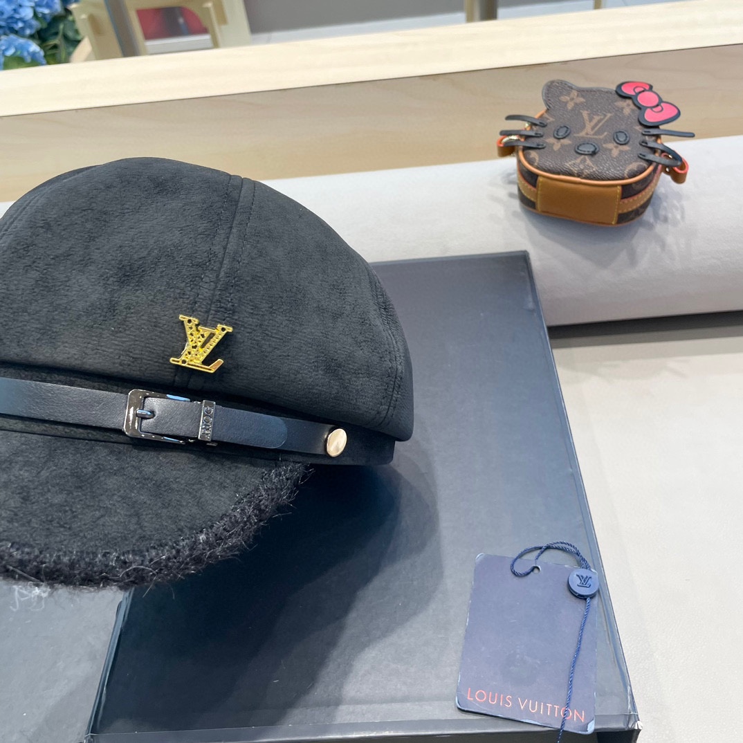  lv路易威登2024年冬季新款韩版简约百搭小皮扣八角帽子女加厚加绒保暖画家帽