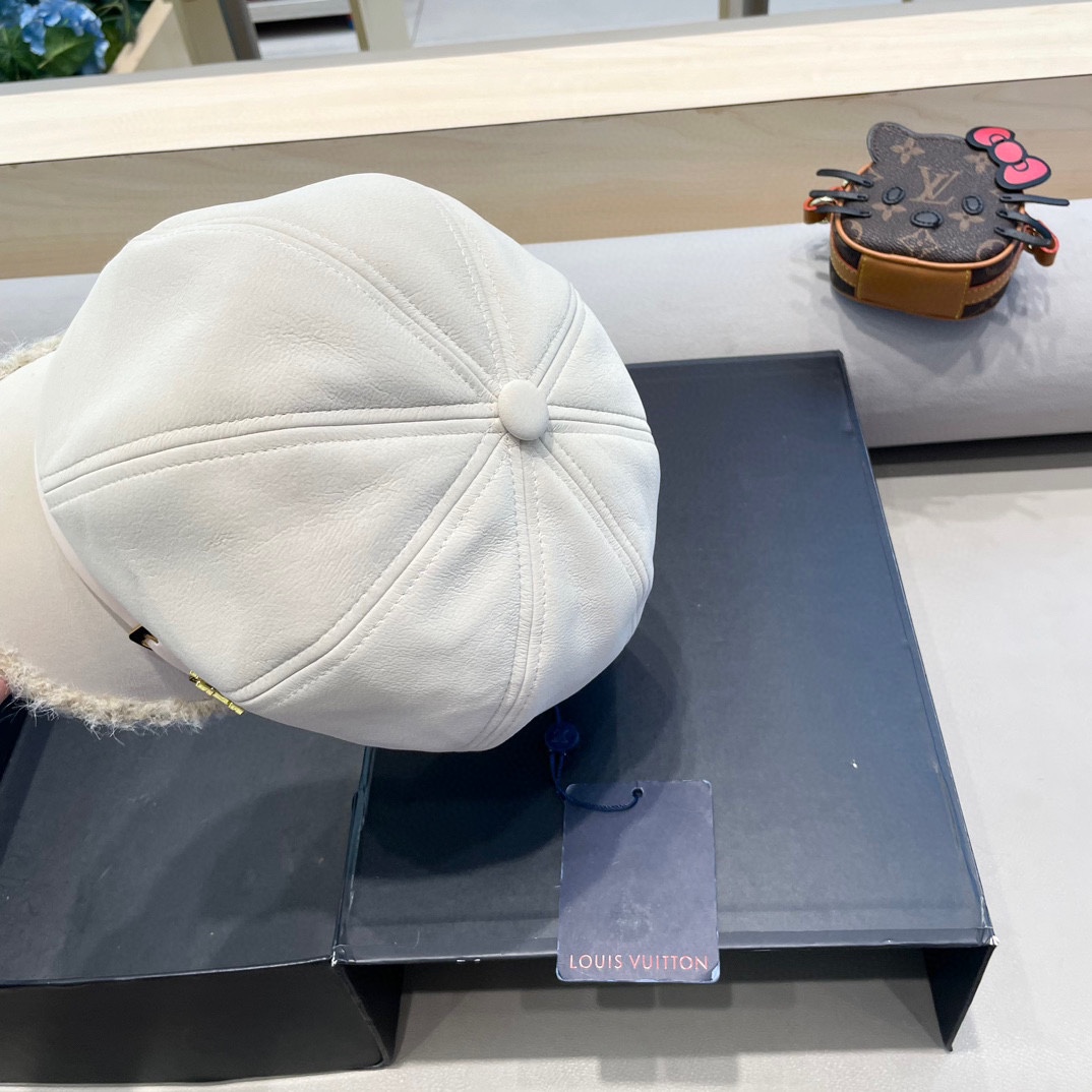  lv路易威登2024年冬季新款韩版简约百搭小皮扣八角帽子女加厚加绒保暖画家帽