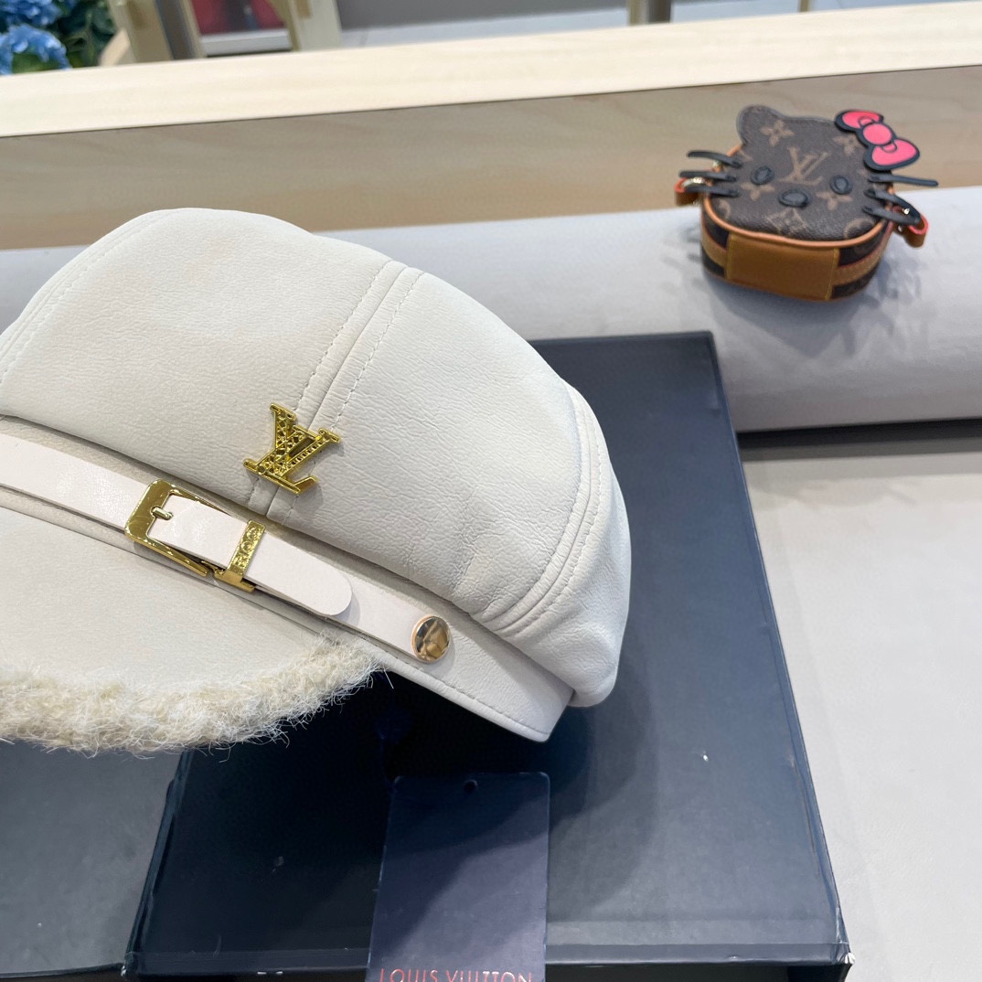  lv路易威登2024年冬季新款韩版简约百搭小皮扣八角帽子女加厚加绒保暖画家帽