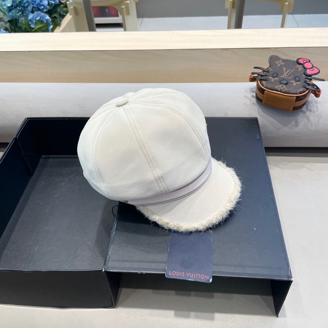  lv路易威登2024年冬季新款韩版简约百搭小皮扣八角帽子女加厚加绒保暖画家帽