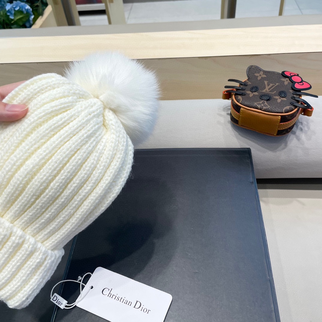 moncler针织帽秋冬新款帽子女士毛线帽仿狐狸毛球球帽假毛球加厚保暖帽子